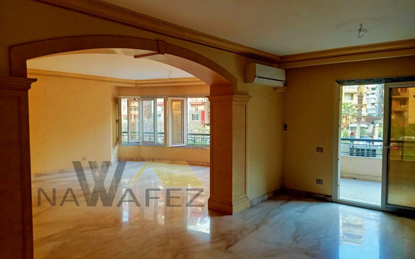 شقة للبيع 220 متر بإطلالة رائعة بالقرب من النادى الاهلى مسجلة ولها حصة جراج على الفرش والسكن