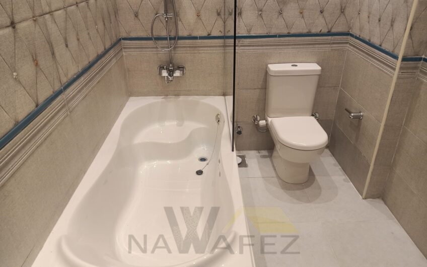 شقة للبيع 250 متر عمارة حديثة تشطيب زيرو استخدام مسجلة مع حصة جراج