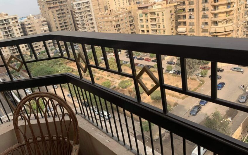 شقة للبيع 230 متر عقد مسجل فيو حديقة موازى لمكرم عبيد