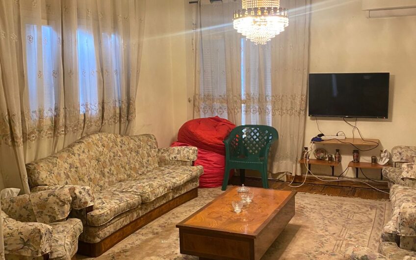 شقة للبيع 330 متر عقد مسجل مكان جراج موقع مميز تانى عمارة من مصطفى النحاس خطوات من مكرم