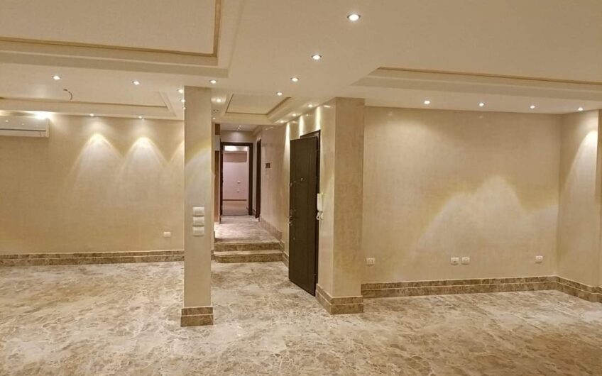شقة للبيع جمعت كل المميزات عقد مسجل عمارة حديثة حصة جراج شارع اتجاهين تشطيب مميز تكييفات ومطبخ