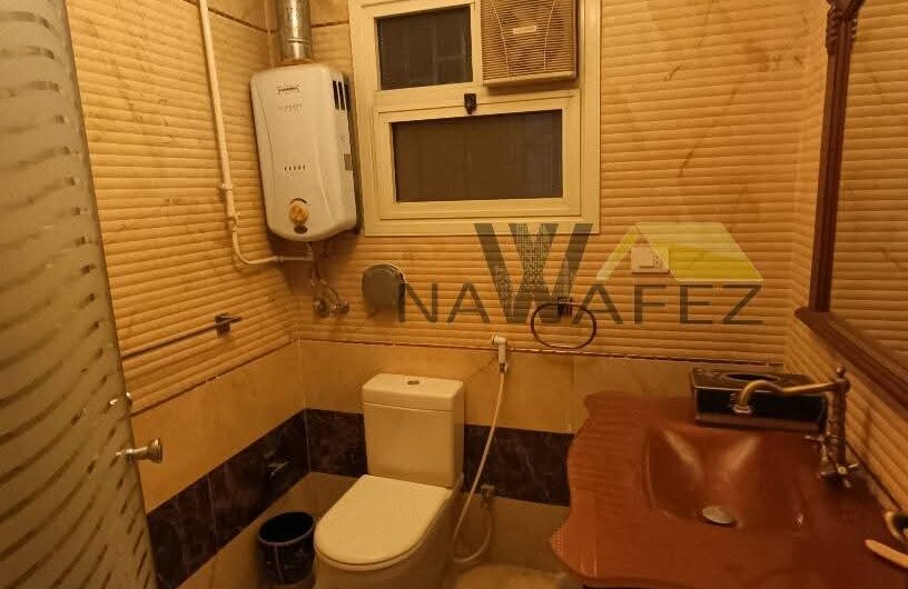 شقة للبيع 230 متر فى مدينة نصر متفرعات احمد فخرى خطوات لحديقة الطفل